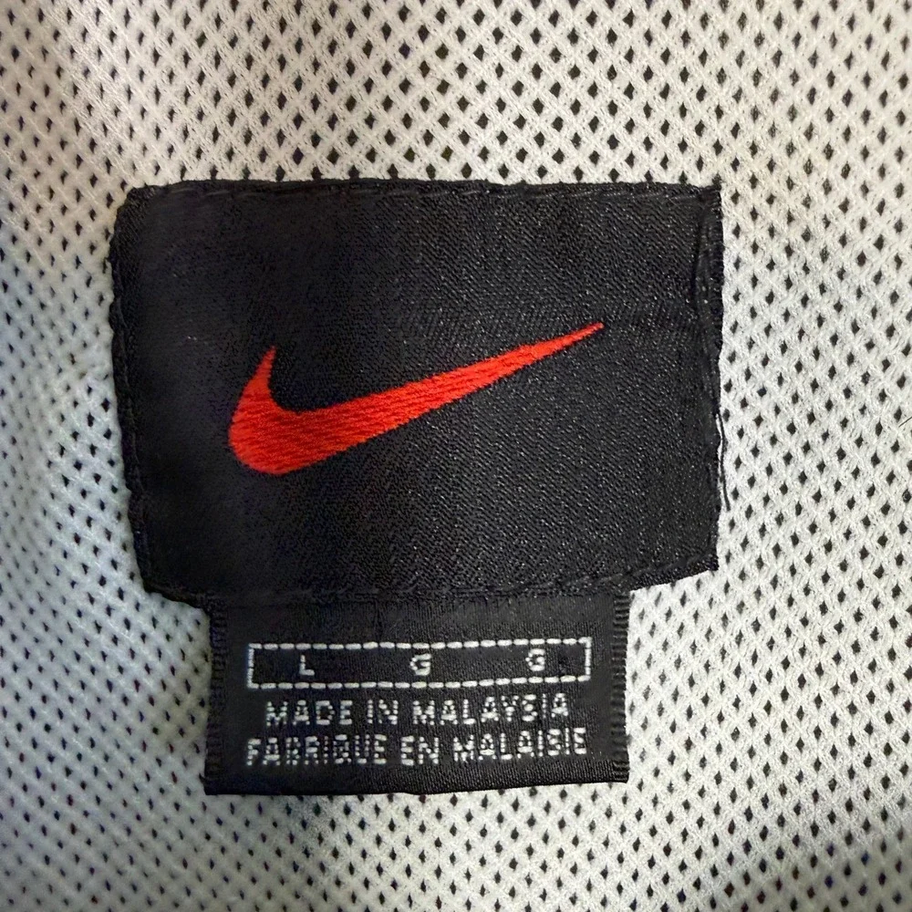 Nike vintage windbreaker